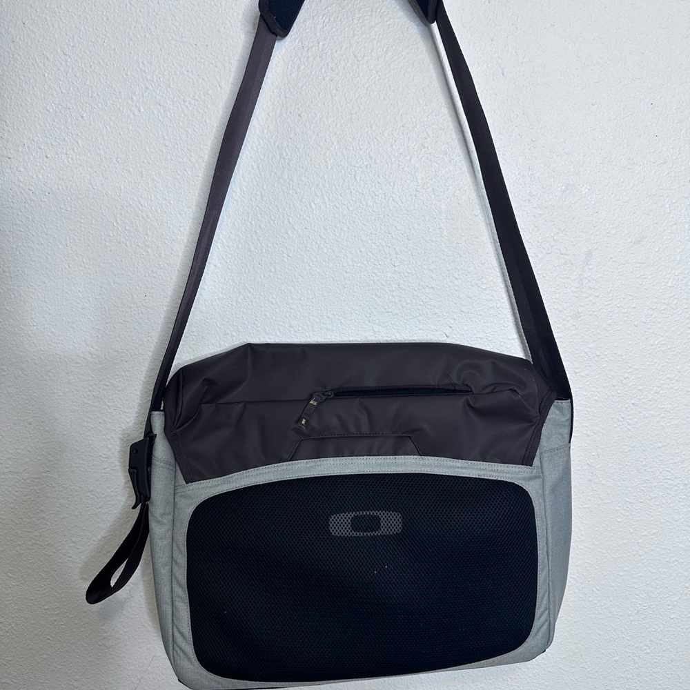 Oakley belt bag
